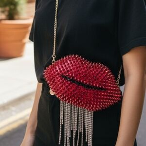 Slayerr's Customs "Kiss Me" Lip Purse